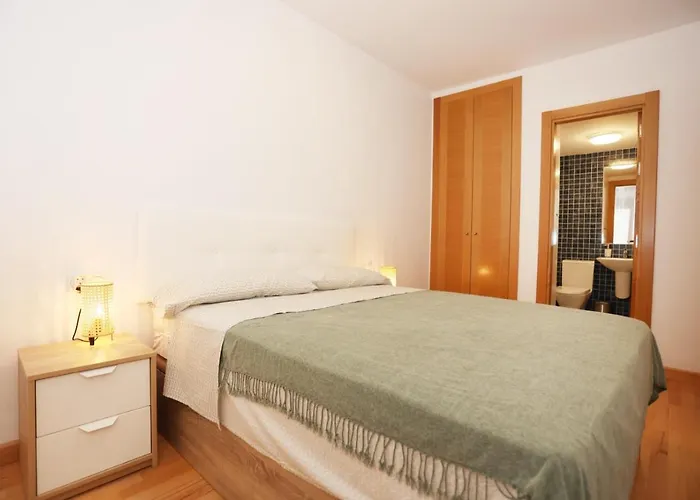 Casa Fenicia - Cosy Apartment With Free Private Parking